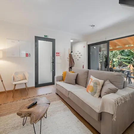 Oscar's House By An Island * Ponta do Sol (Madeira)