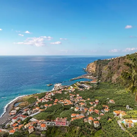 Oscar's House By An Island * Ponta do Sol (Madeira)
